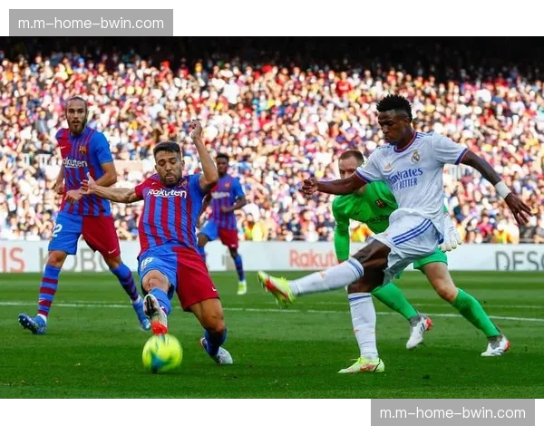 瓦伦西亚主场把握机会能力提升，保级之路出现转机